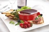 Delikatesní paštiky PÂTÉ DU CHEF přicházejí na vánoční trh s novými příchutěmi a v novém stylu